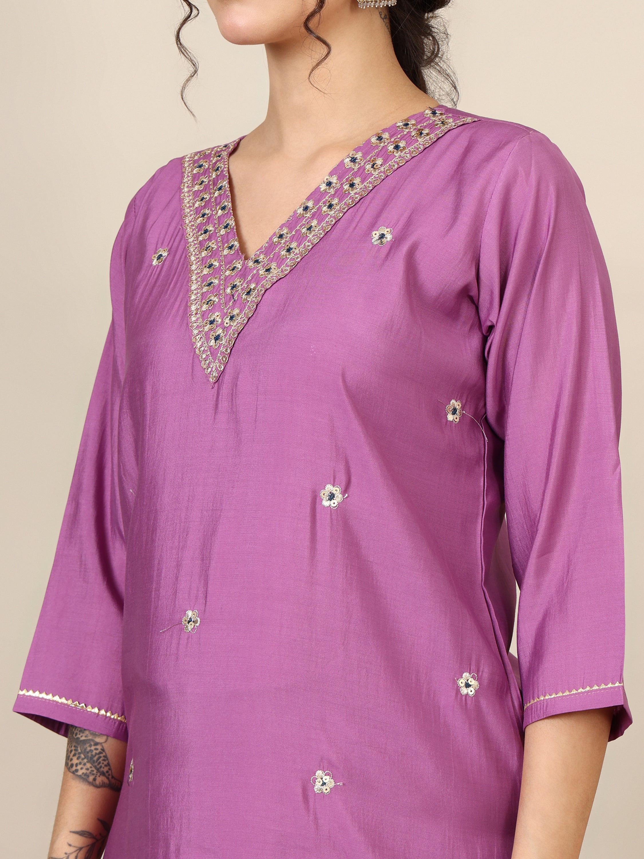 14-beautiful embroidered kurta with trousers & jecquard dupatta