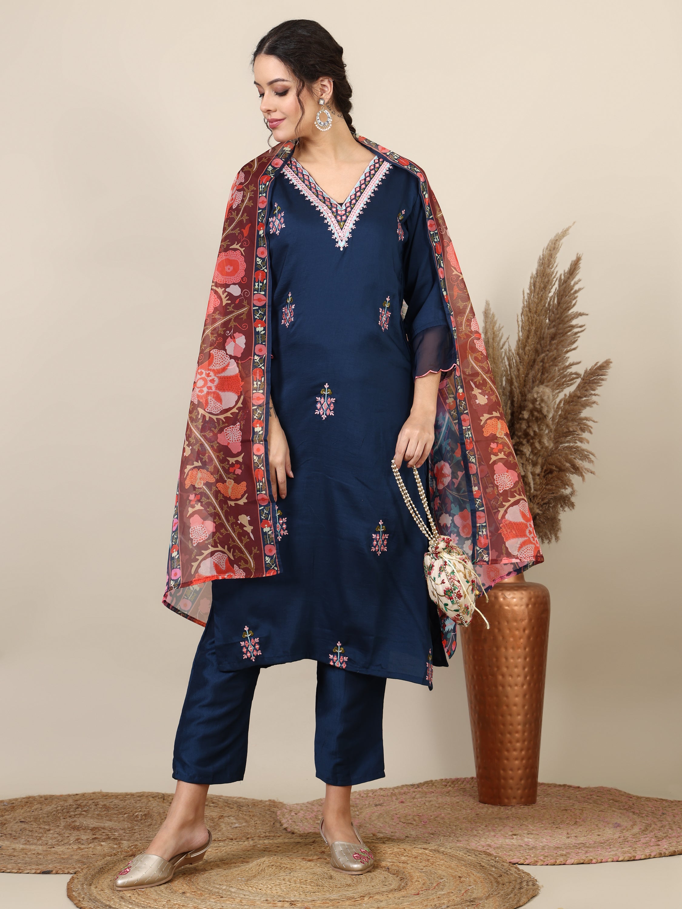 16-Ethnic motifs embroidered thread work kurta with trousers & printed dupatta