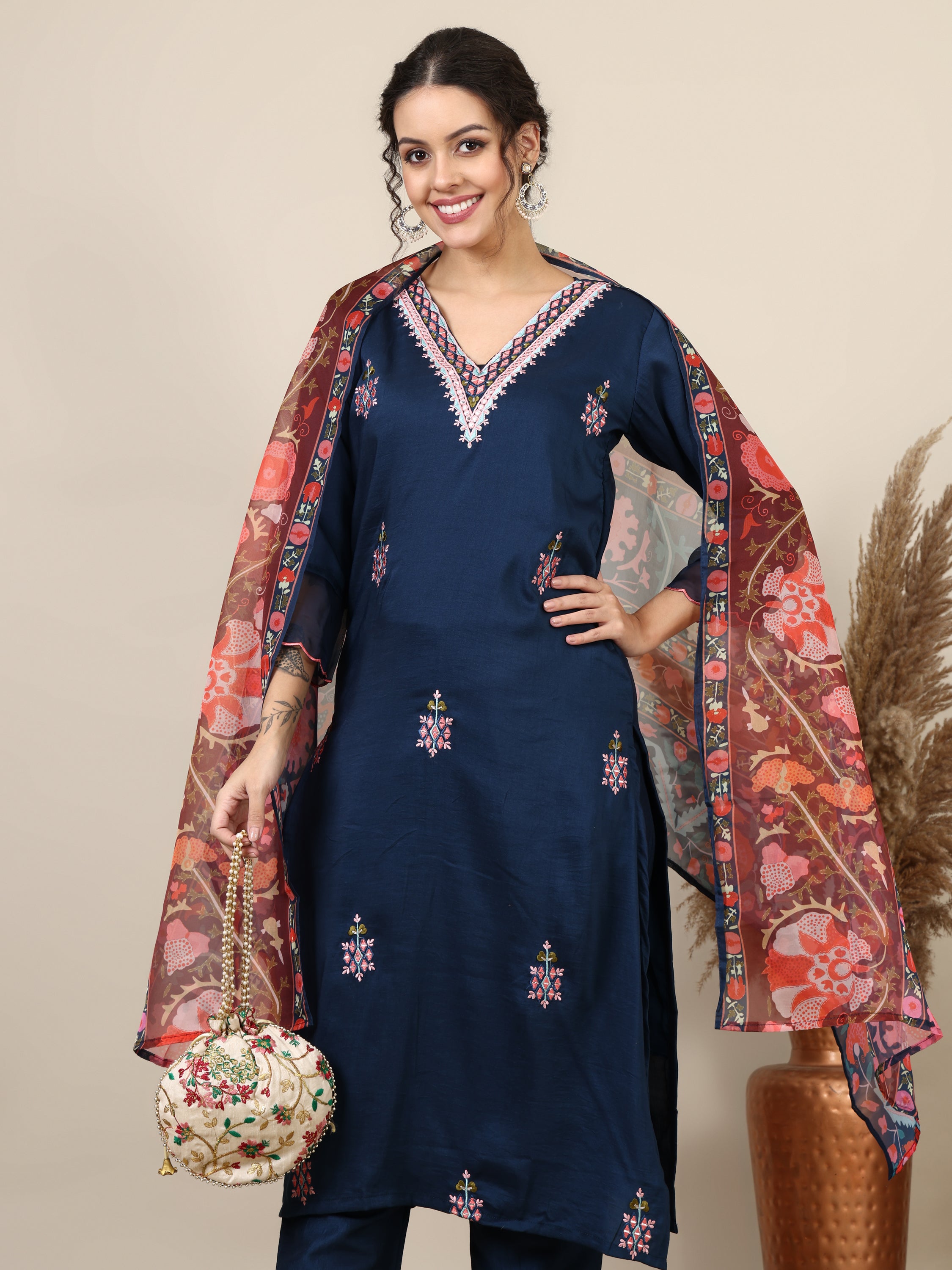 16-Ethnic motifs embroidered thread work kurta with trousers & printed dupatta