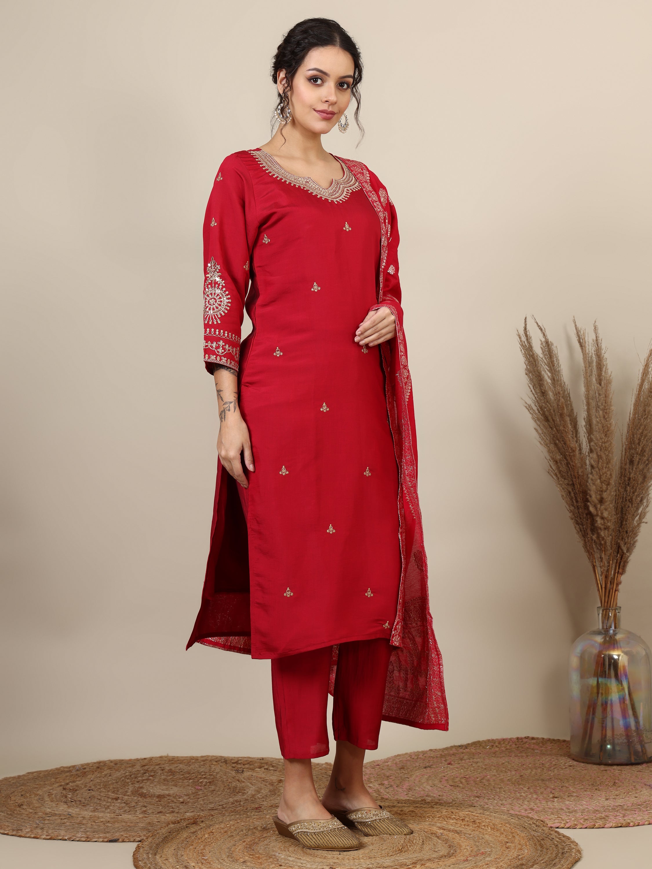 19- Ethnic motifs embroidered thread work chanderi silk kurta with trousers & dupatta